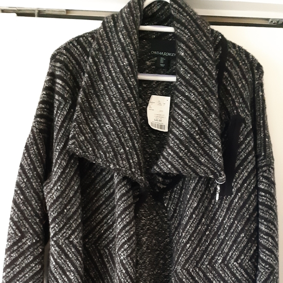 A Brand New Cynthia Rowley Sweater Coat Never worn, just tried on. - Picture 2 of 5